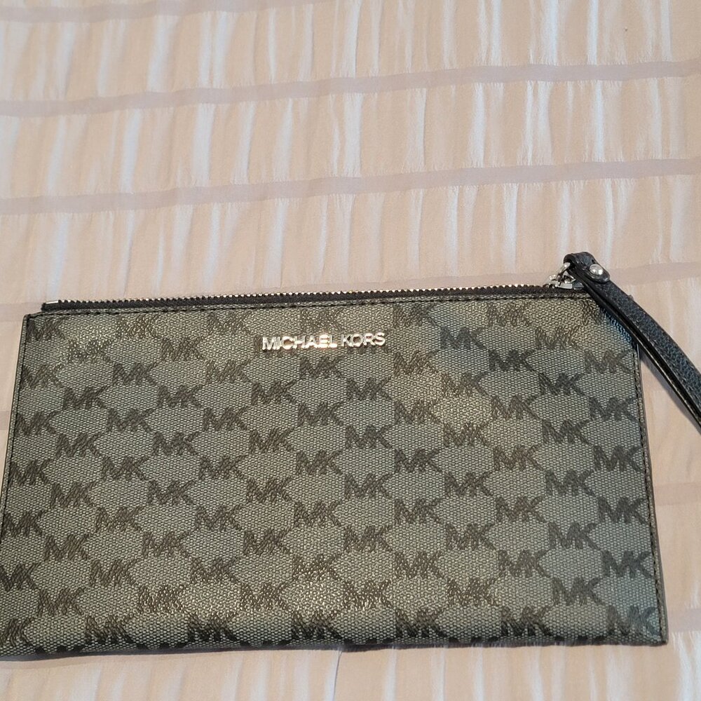 Michael Kors Jet Set Canvas Pouch